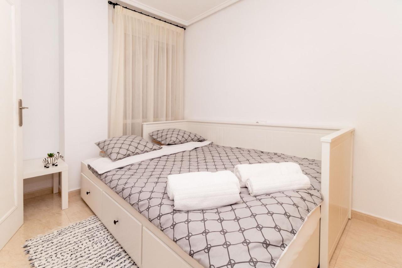 Apartamento Asta Appartement Torrevieja Buitenkant foto